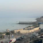 La entrada sin control de migrantes en Ceuta desde Marruecos continuaba al caer la noche
