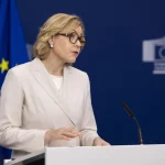 La Ley de IA de la UE obligará a identificar los deepfakes y a avisar de los chatbots desde