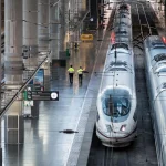 La ruta en tren Madrid-Barcelona es rentable tras subir un 15% los precios pese a cánones altos