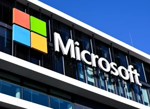 Microsoft invierte 2.200 millones y destinará 6.000 empleados a una unidad de adopción de IA