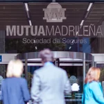 Mutua Madrileña activa un dispositivo especial por incendios para asegurados de hogar y autos