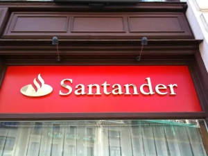 Santander ha ejecutado el 74,69% de su programa de recompra de acciones de 5.000 millones
