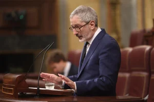 Sumar registra una propuesta en el Congreso para subir el IRPF al ahorro desde 50.000 euros