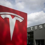 Tesla gana 976 millones de euros en el segundo trimestre, un 5% menos que hace un año