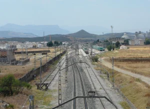 Adif Alta Velocidad eleva un 82% sus pérdidas hasta marzo por la caída del tráfico tras enero