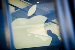 Apple impone una espera de 30 días para gestionar el aluvión de informes de vulnerabilidades con IA