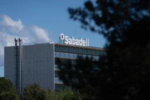 Banco Sabadell ejecuta el 31,33% de su plan de recompra de acciones de 331 millones en un mes