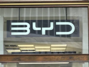BYD reduce un 20,5% su beneficio en el semestre, pese a disparar un 67,8% las exportaciones