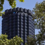 CaixaBank ejecuta el 48% de su programa de recompra de acciones de 500 millones