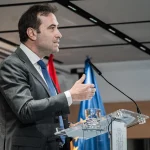 Carlos Cuerpo afirma que el Gobierno apoyará al comercio local de Ceuta con un plan específico