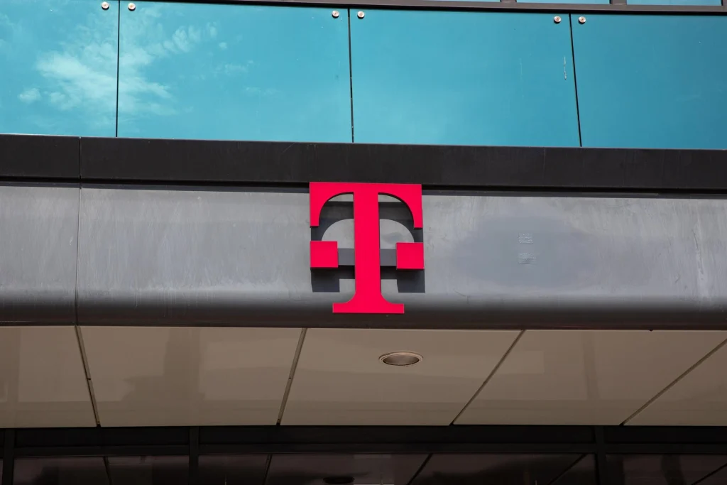 Deutsche Telekom compra Fiberhost e Inea en Polonia por 1.000 millones de euros