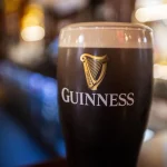 Diageo recorta 1.922 empleos en el año fiscal 2026 con un plan de ahorro de 1.000 millones