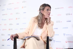 Díaz atribuye la subida del paro a la regularización de migrantes y la llama «buena noticia»