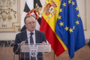 El Gobierno baraja obras urgentes de infraestructura para reforzar la frontera de Ceuta