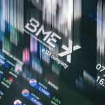 El Ibex 35 pugna por los 20.000 puntos tras retroceder un 0,10% a media sesión