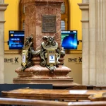 El Ibex 35 se da la vuelta al cierre y cae un 0,18%, hasta los 20.168,6 puntos