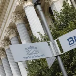 El Ibex 35 sube un 0,2% en la apertura, hasta los 20.260 puntos, con el petróleo al alza
