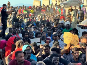 Interior cifra en 72.000 los migrantes que entraron en Ceuta y dice que 70.000 retornaron