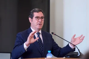 La CEOE mantiene su previsión de un IPC medio del 3,1% y alerta de riesgos al alza
