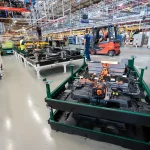 La producción industrial acelera su avance en junio al 3,8% y suma cuatro meses de alzas