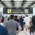 Los controles a viajeros de Italia en aeropuertos españoles afectan a más de 8.200 personas