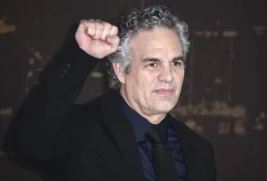 Mark Ruffalo rechaza la acusación de antisemitismo de Paramount por criticar la fusión con Warner Bros
