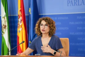 Montero critica a PP y Vox por rechazar un pleno extraordinario sobre incendios en Andalucía