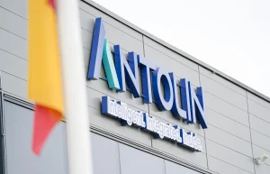 Moody’s rebaja la calificación de impago de Grupo Antolin tras acogerse al Capítulo 15 en EE.UU