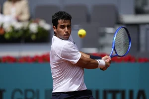 Munar y Bouzas superan su debut en Canadá en una jornada marcada por la lluvia