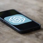 OpenAI nombra a Dali Rajic nuevo director de ingresos tras la salida de Denise Dresser