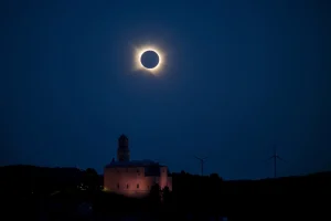 Vodafone registra fuertes aumentos del tráfico móvil en provincias de interior durante el eclipse