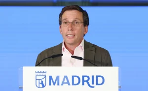 Almeida pide valorar la compra del ático: todas las administraciones compran inmuebles