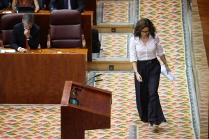 Ayuso insiste en que el ático no era para ella y reta a la oposición: «Si he mentido, dimito»