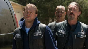 Charlie Hunnam aclara que Legends no será una temporada 8 de Hijos de la anarquía