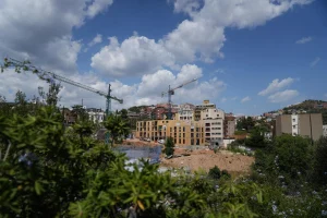 Dos de cada tres jóvenes aplazan su proyecto de vida por el precio de la vivienda