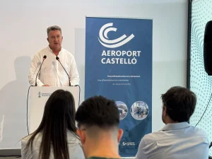 El aeropuerto de Castellón supera los 50.000 pasajeros en un mes y abrirá ruta a Ibiza en 2027