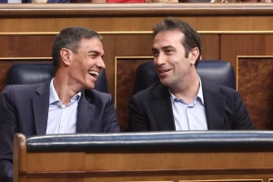 El Congreso debate crear en la UE un impuesto a los beneficios extra de las energéticas por Irán