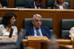 El PP vasco ve posible que el PSE pacte un estatuto inviable para dejar a Feijóo un lío gordo