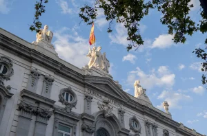 El Supremo celebra una vista para decidir si suspende las altas en el CERA por la ley de nietos