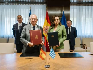 España y Grecia firman un memorando para impulsar un turismo más sostenible e innovador
