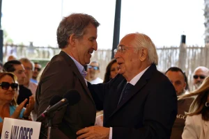 Feijóo critica el traslado de inmigrantes al Puerto de Ceuta y exige su retorno a Sánchez