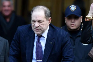 Harvey Weinstein, condenado a 15 años de prisión por agredir sexualmente a Miriam Haley