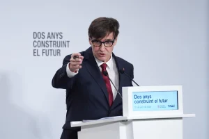 Illa responde a Ayuso: «En Cataluña no hay mindundis ni hay ninguna fiesta»