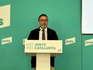 Junts evita de nuevo especular sobre el retorno de Puigdemont: «Queremos ver las sentencias»