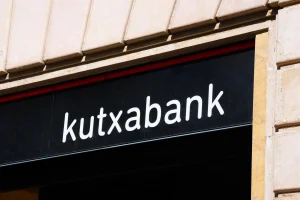 Kutxabank coloca 750 millones de euros en cédulas hipotecarias a siete años