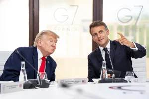 Macron y Trump abordan soluciones diplomáticas para reabrir el estrecho de Ormuz