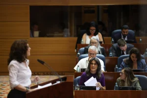 Más Madrid ve a Ayuso «desquiciada» por el ático porque «sus explicaciones no son suficientes»