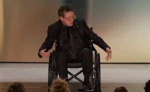 Michael J. Fox recibe el premio humanitario Bob Hope en los Emmy 2026 por el párkinson