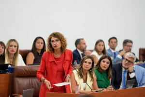 Montero pide a Moreno explicaciones por «hasta 38.000 millones» gastados irregularmente por la Junta