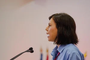 Morant responde a Mompó: no llora y planta cara a un machismo que no se puede normalizar